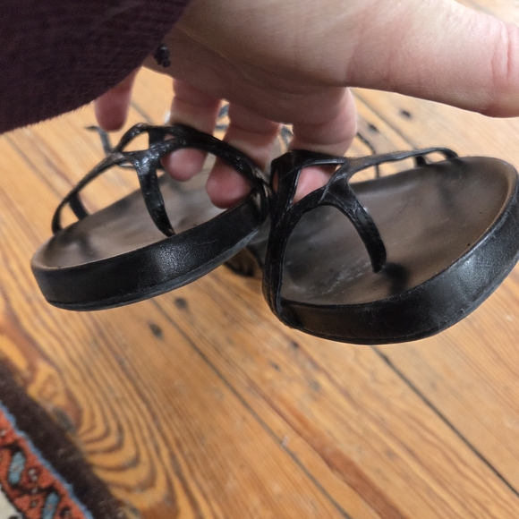 Stuart Weitzman Tibitz Black Flat Strappy Patent Croc Leather Sandals Size 8 - Picture 5 of 8